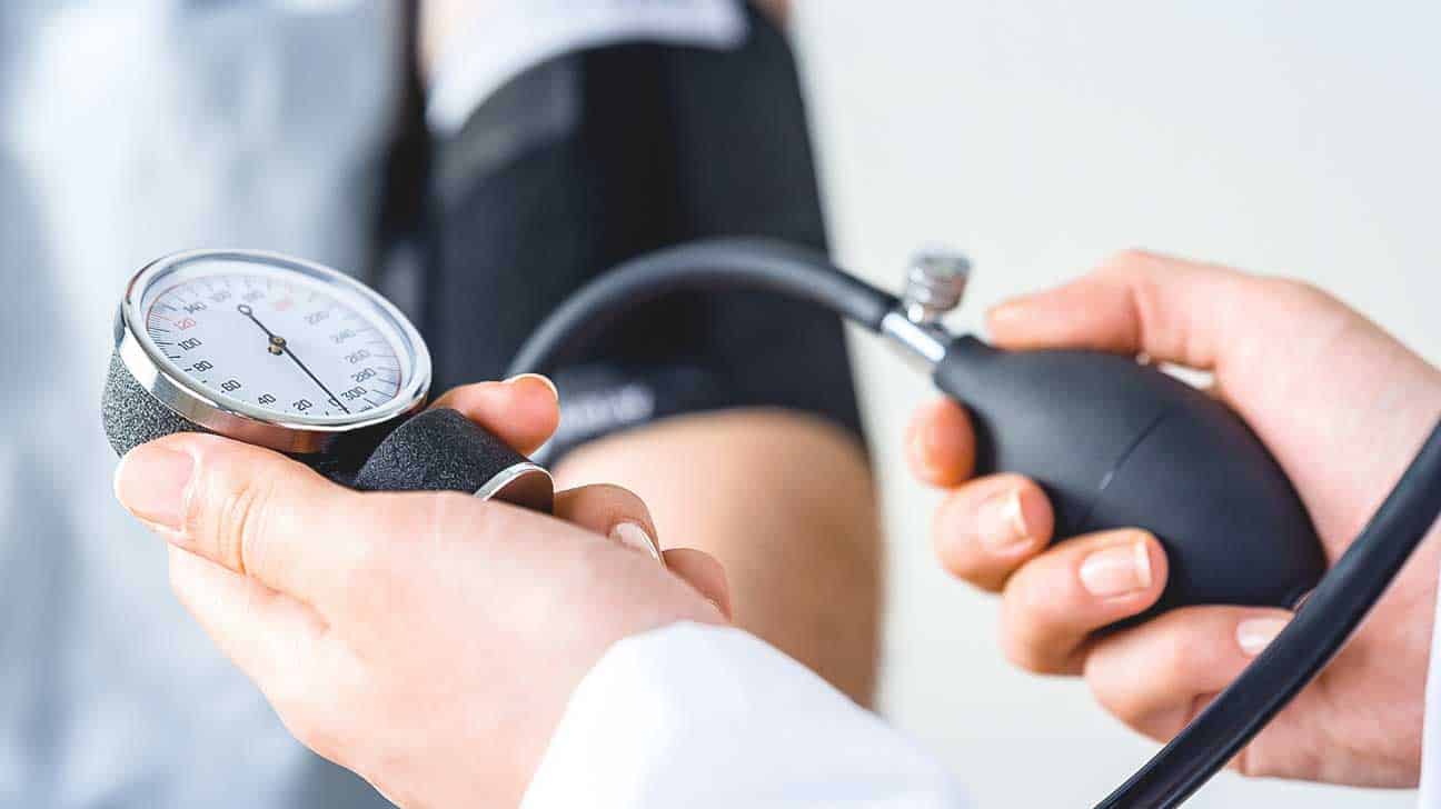 5 Ways to Control High Blood Pressure Naturally