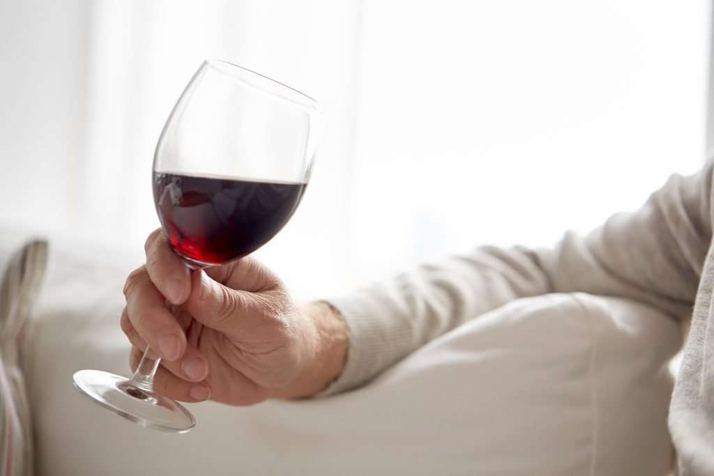 High blood pressure: In a red wine contained in the molecule lowers ...